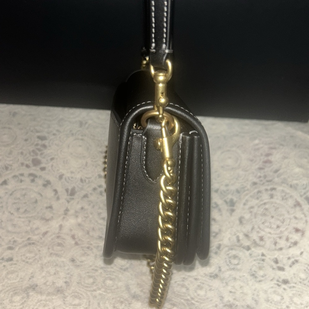 Gorgeous Coach Dinky Bag - Picture 4 of 13